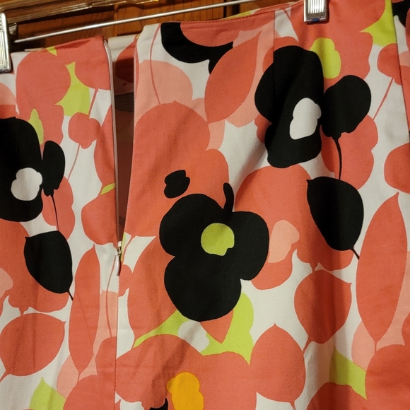 Sz8 Adorable floral spring skirt. No brand. Like new! - Picture 4 of 4